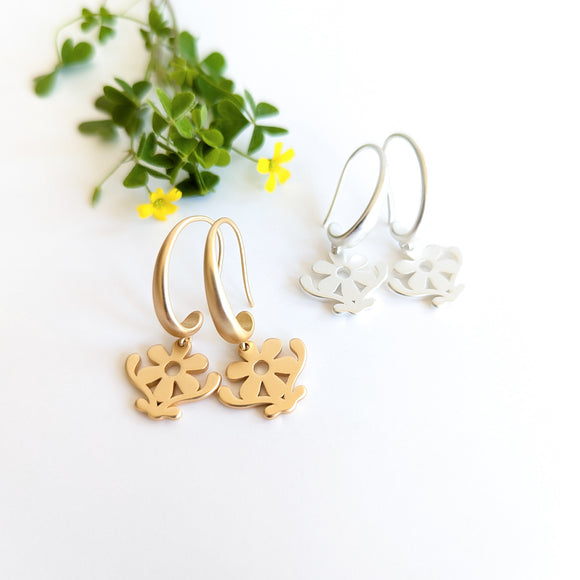 Wide Daisy chunky Hook Earrings